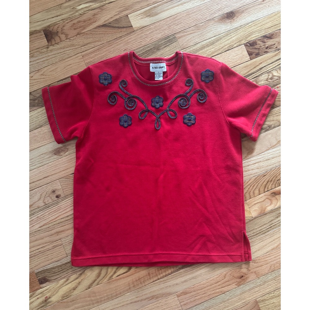 Alfred Dunner Red Floral Applique Short Sleeve Knit Top Medium Plaid Accents
